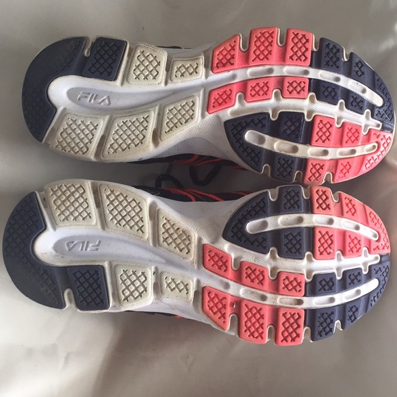 Fila tennis shoes - Picture 7 of 10
